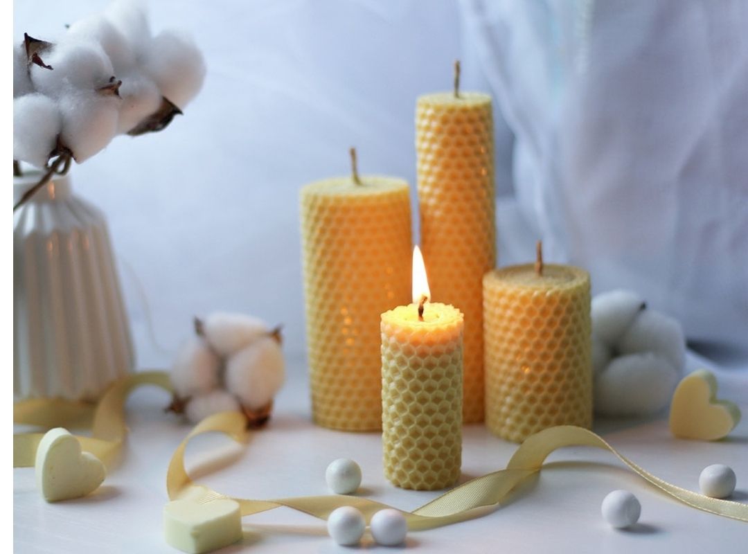 Hacer velas de pura cera de abejas con aroma de miel 